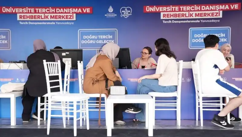 İstanbul'da Üniversite Tercih Danışma Merkezleri Açıldı: Hangi Noktalar Hizmette?