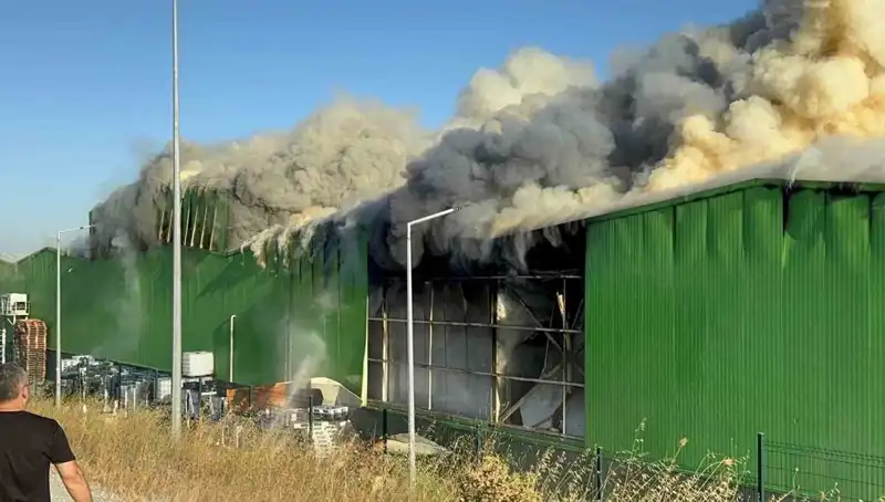 Balıkesir'deki Fabrika Yangınında Hayatını Kaybedenlerin Ardından Tutuklama Süreci Başladı