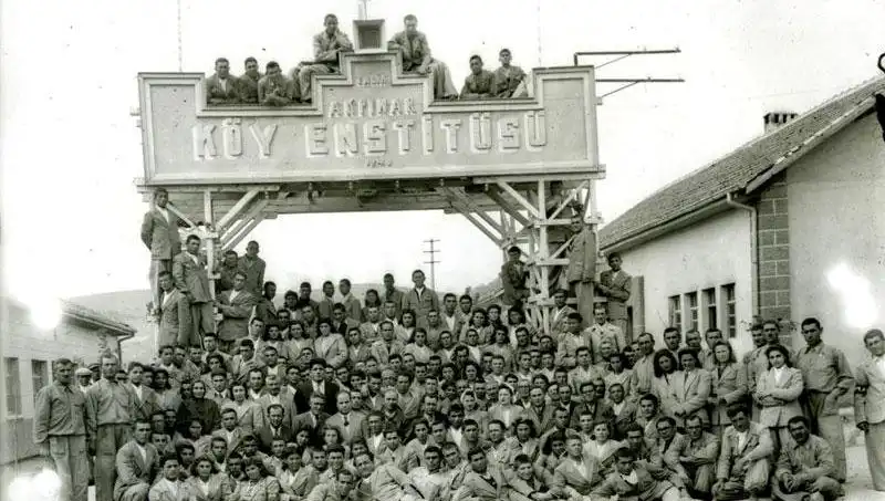 17 Nisan'da Ne Oluyor? Köy Enstitüleri'ni Anlamak