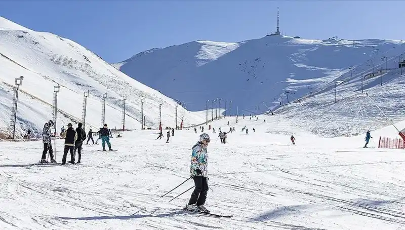 Palandöken'de Kayak Tutkunları İçin En Yüksek Kar Kalınlığı Heyecanı!