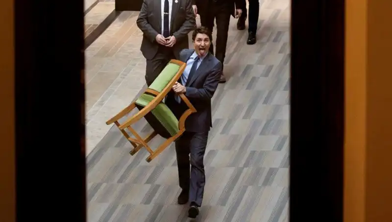 Trudeau'nun Şok Edici Kararı: Sandalyeyi de Alıp Gitti!
