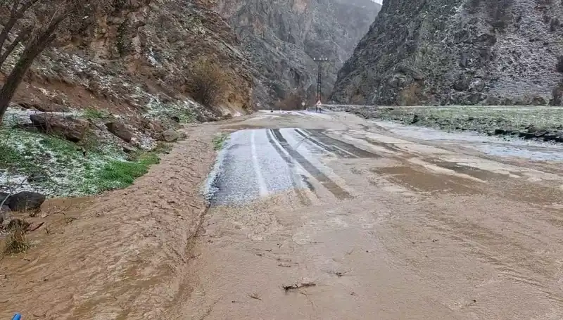 Tunceli'yi Vuran Dolu ve Sağanak: Hayat Durma Noktasında!