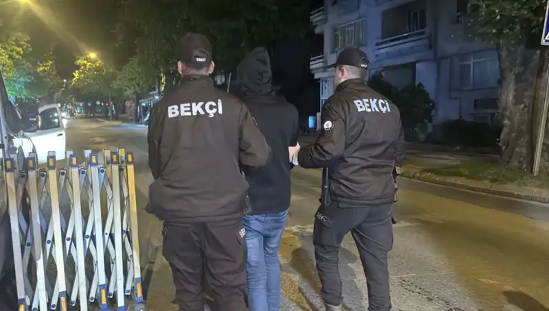 Edirne'de Düzensiz Göçmenlere Yönelik Operasyonda 4 Kişi Yakalandı