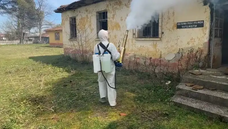 Çiftçiler, Kahverengi Kokarca ile Mücadelede Her Yolu Deniyor