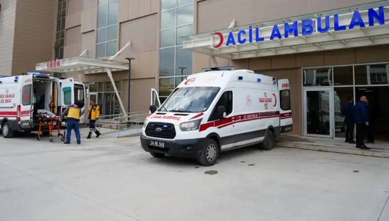 Erzincan'da Korkunç Kaza: Bir Hayat Kaybı, Üç Yaralı