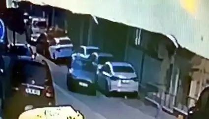 Esenyurt’ta Park Halindeki Araçlara Çarpan Sürücü Kaçtı: Olayın Detayları