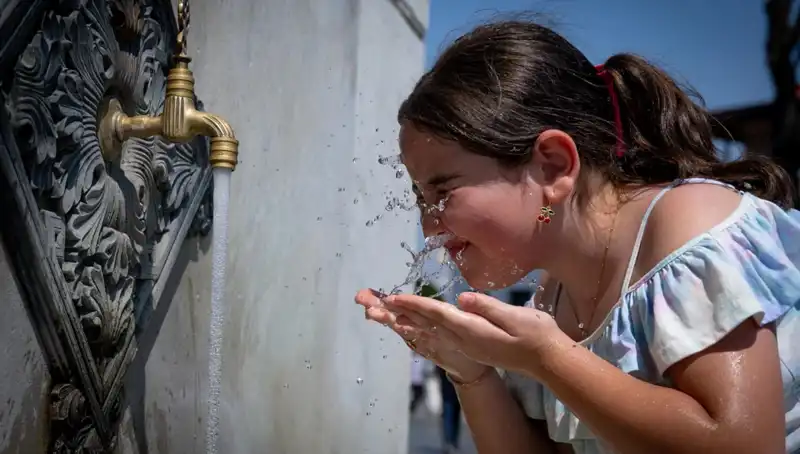 Türkiye'de 16 Şehirde Sıcaklık Rekoru: Hava 40 Dereceyi Geçti!