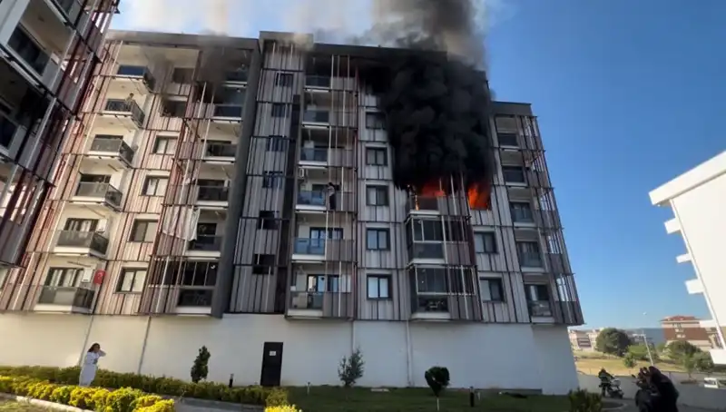 Çanakkale'de Sabaha Korku Dolu Anlar: Yangın Alarmı