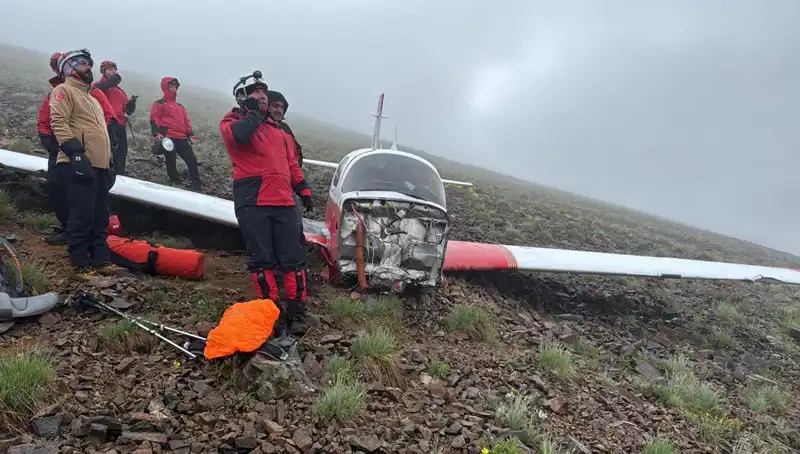Türk Pilotun Kullandığı Uçak Düşmesi: Trajik Olayda Pilot Hayatını Kaybetti, Yolcu Kurtarıldı