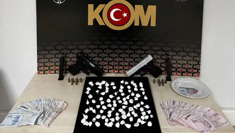 Çeşme’de Silahlı Saldırı Şok Etti: 3 Kişi Gözaltına Alındı!
