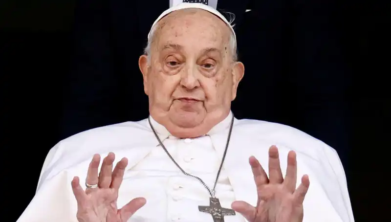 Papa Francis İki Kez Ölümden Döndü: Kendi Kusmuğunda Boğulmak Üzeriydi