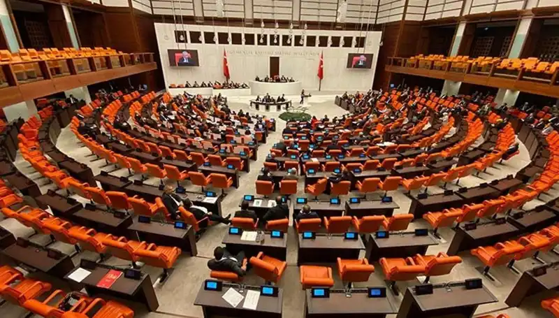 Emekli İkramiyesi İçin Tarihi Teklif TBMM'de Kabul Edildi!