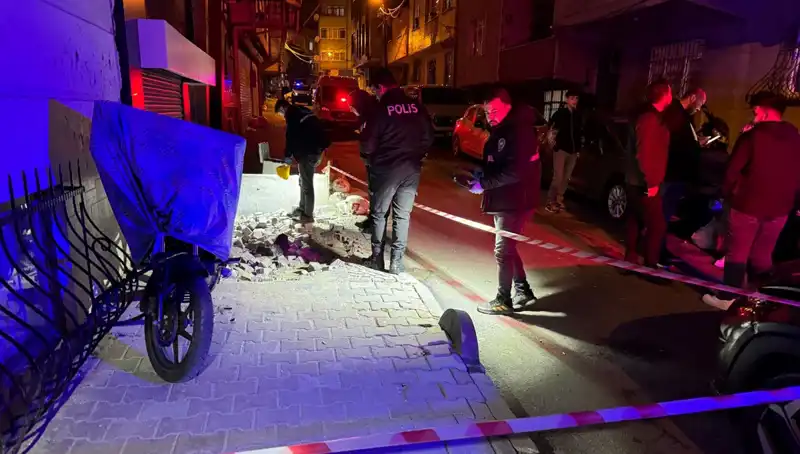 Küçükçekmece'de Plakasız Motosikletle Gerçekleşen Saldırı Büyük Panik Yarattı