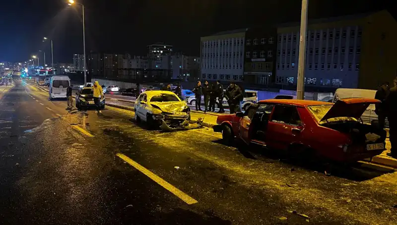 Kayseri'de Trajik Kaza: 11 Araç Birbirine Girdi, Yaralılar Var!