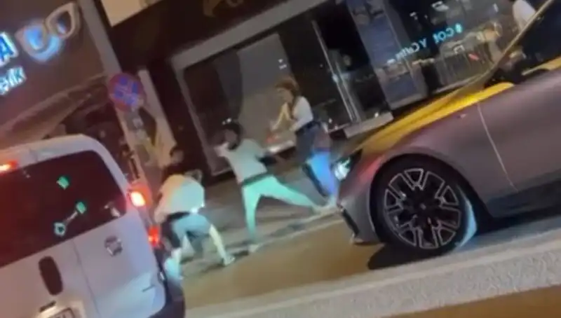 Cadde Boks Ringine Dönüştü: Neler Oluyor?