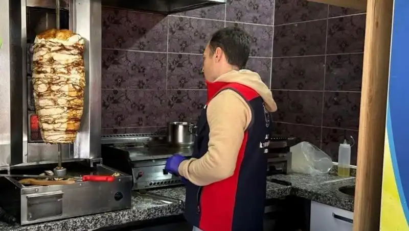 Tavuk Döner Krizi: İşletmelere Yapılan Baskınlar Hızla Artıyor