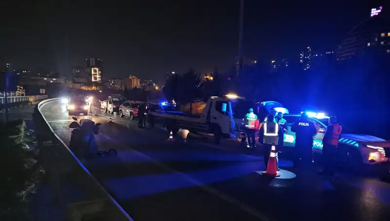 TEM Otoyolu'nda Şok Edici Kaza: Yatan Adamı Sürükledi