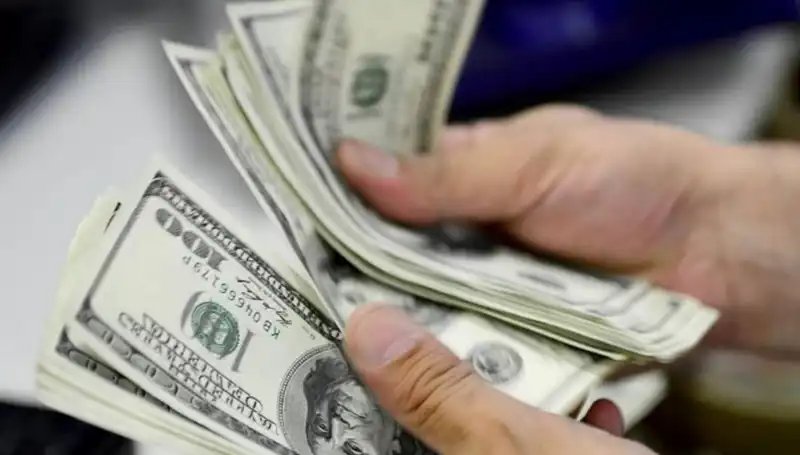 Dolar Kuru Nisan 2024’te Ne Kadar? Güncel Fiyatlar ve Tahminler