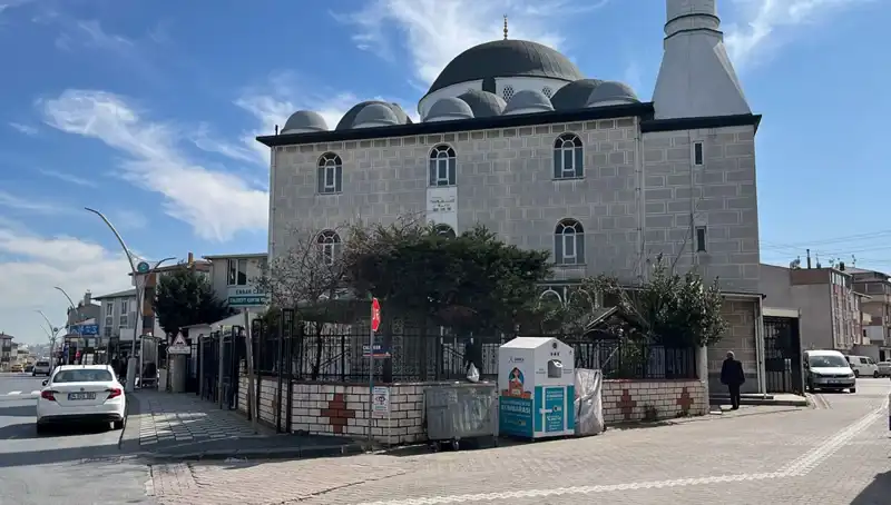 Cami Tuvaletinde Bulunan Genç Adamın Sırrı Nedir?